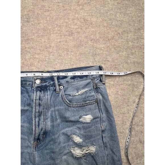 American Eagle Outfitters Hi-Rise Girlfriend Distressed Thrashed Jeans 10 Short - Picture 9 of 12